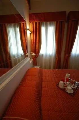 Tek Büyük veya İki Ayrı Yataklı Oda, Özel Banyo