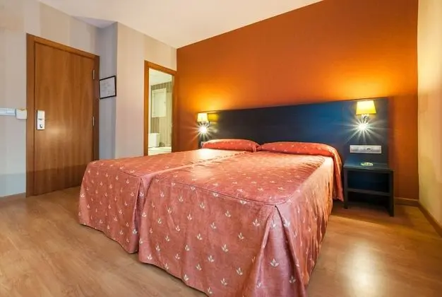 Tek Büyük veya İki Ayrı Yataklı Oda