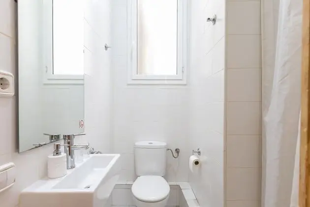Economy Tek Büyük Yataklı Oda, Ortak Banyo