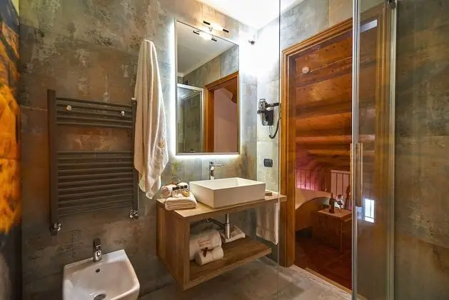 Junior Oda, Teras, Havuz Kenarı