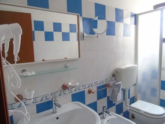 Tek Büyük veya İki Ayrı Yataklı Oda