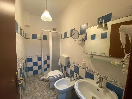Üç Kişilik Oda