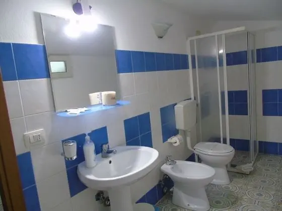 Üç Kişilik Oda