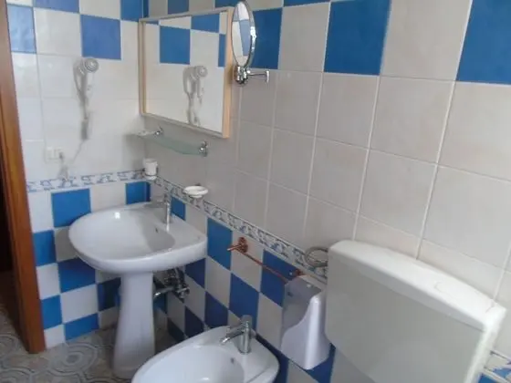 Üç Kişilik Oda