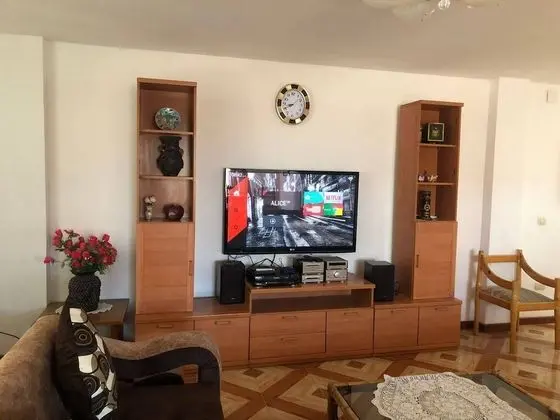 Ev, 5 Yatak Odası, Sigara İçilebilir, Teras