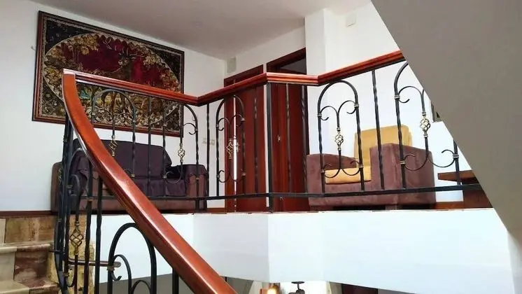 Ev, 5 Yatak Odası, Sigara İçilebilir, Teras