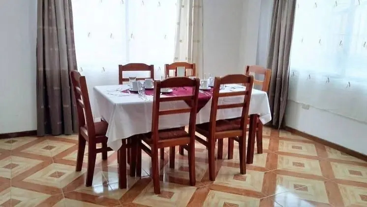 Ev, 5 Yatak Odası, Sigara İçilebilir, Teras