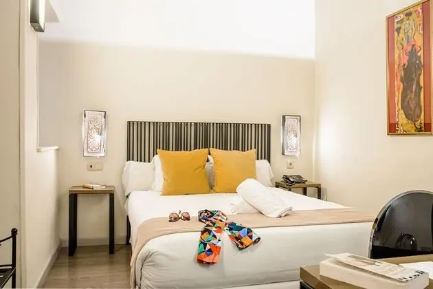 Tek Büyük Yataklı Oda (Interior)