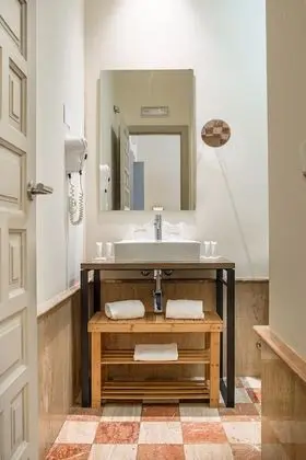 Tek Büyük Yataklı Oda (Interior)