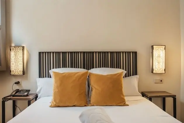 Tek Büyük Yataklı Oda, Zemin Kat