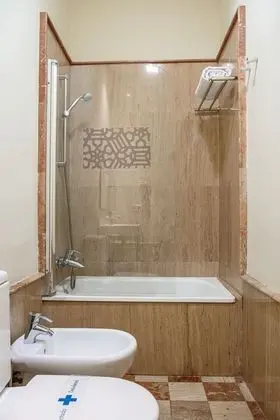 Tek Büyük Yataklı Oda, Zemin Kat