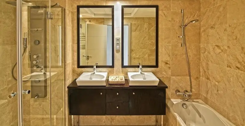 Panoramic Çatı Katı Süiti (Penthouse)