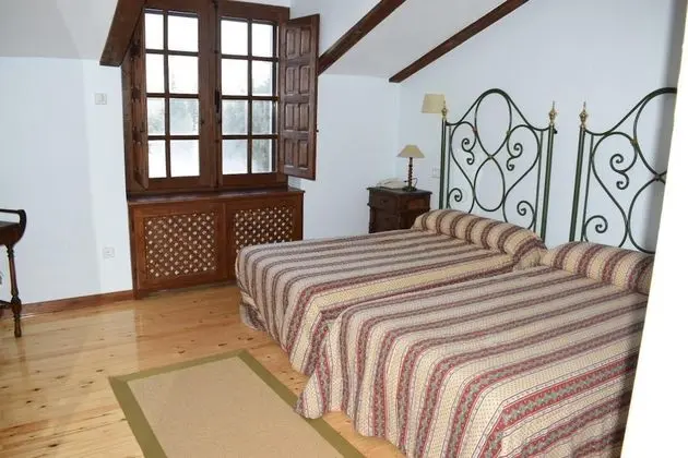 Traditional Üç Kişilik Oda