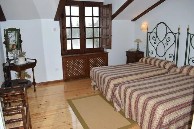 Traditional Üç Kişilik Oda