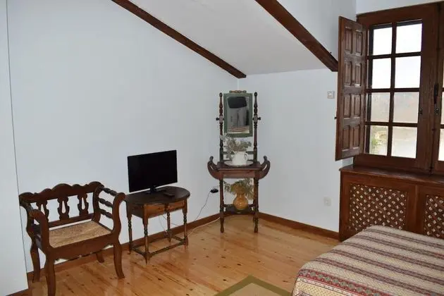 Traditional Üç Kişilik Oda