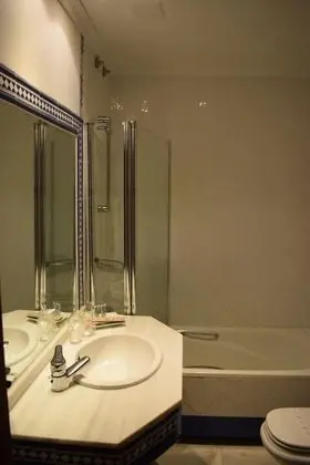 Traditional Üç Kişilik Oda