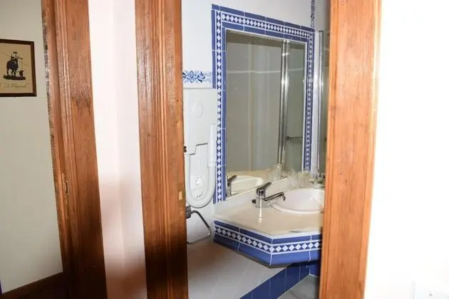 Traditional Üç Kişilik Oda