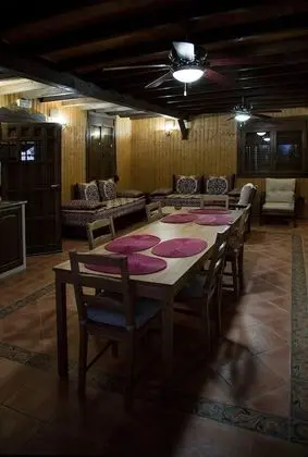 Villa, Banyolu/Duşlu (Casa de Madera)