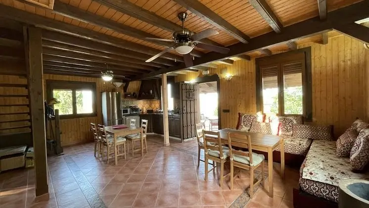 Villa, Banyolu/Duşlu (Casa de Madera)