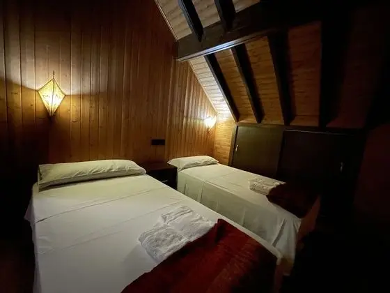 Villa, Banyolu/Duşlu (Casa de Madera)