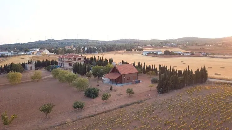 Villa, Banyolu/Duşlu (Casa de Madera)