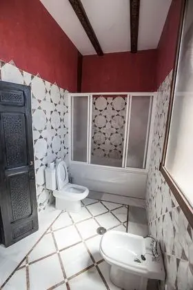 Villa, Banyolu/Duşlu (Patio Nazarí)