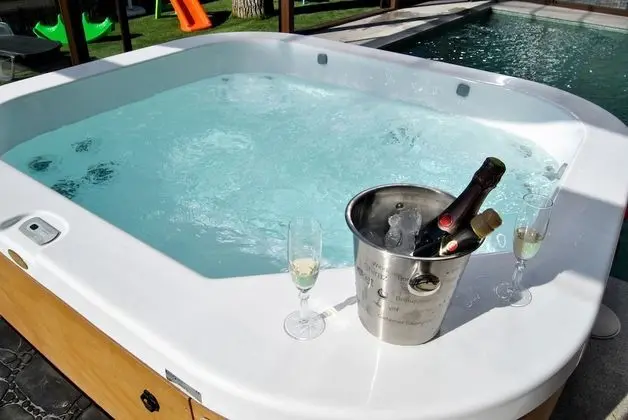 Deluxe Villa, Havuz Kullanımı (Adela)