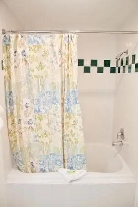 Standard Oda, 1 Büyük (Queen) Boy Yatak, Sigara İçilmez, Özel Banyo