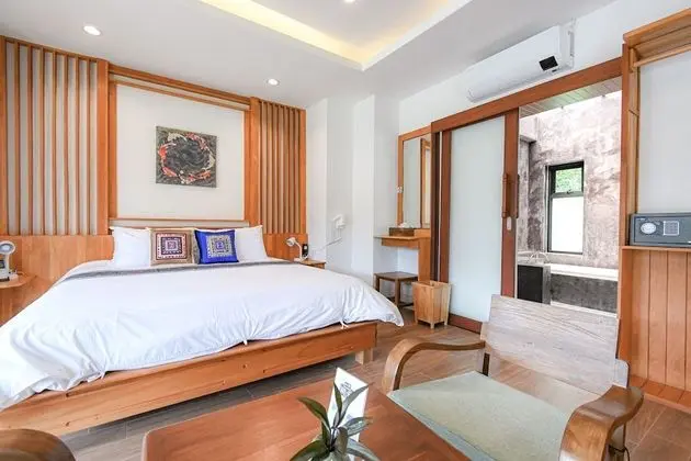 2 Bedroom Bathtub Villa