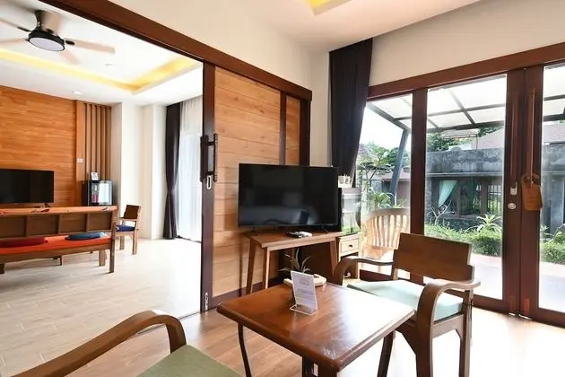 2 Bedroom Bathtub Villa