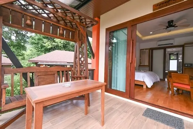 2 Bedroom Bathtub Villa