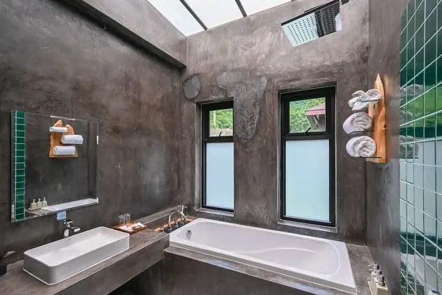 2 Bedroom Bathtub Villa