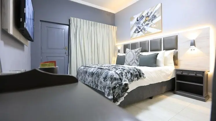 Luxury Tek Büyük Yataklı Oda