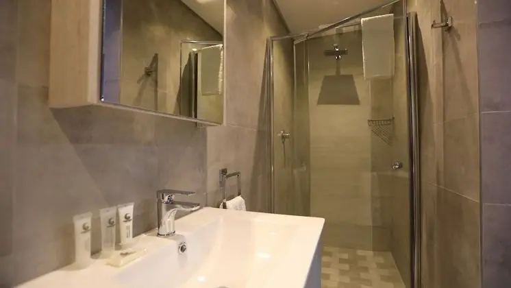 Luxury Tek Büyük Yataklı Oda