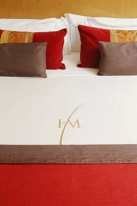Deluxe Tek Büyük veya İki Ayrı Yataklı Oda, Balkon, Kısmi Deniz Manzarası