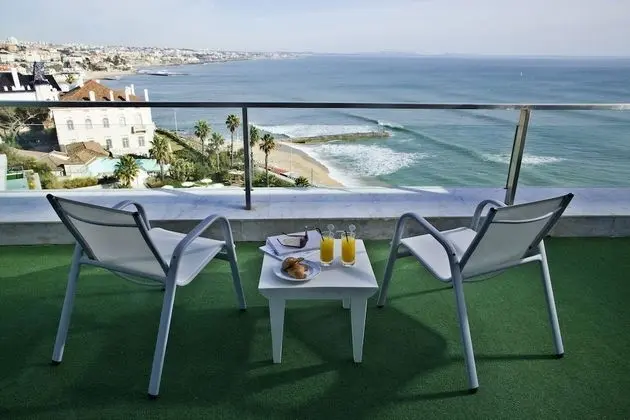 Deluxe Tek Büyük veya İki Ayrı Yataklı Oda, Balkon, Kısmi Deniz Manzarası