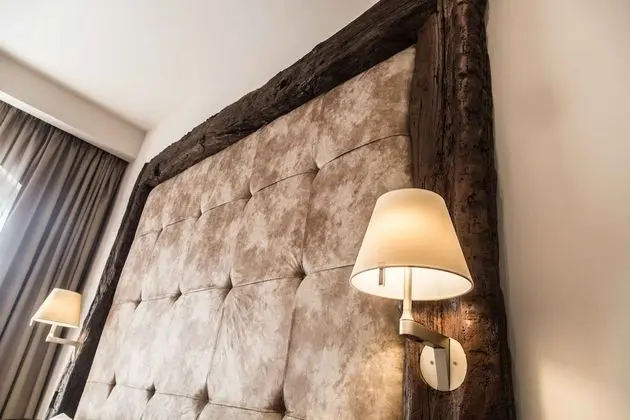 Tek Büyük Yataklı Oda, Sıcak Su Havuzu