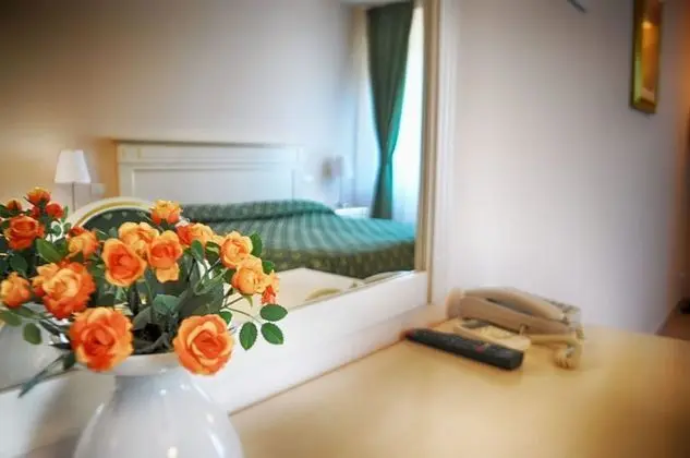 Standard Tek Büyük Yataklı Oda