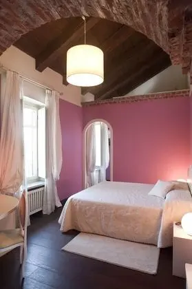 Büyük Yataklı Tek Kişilik Oda