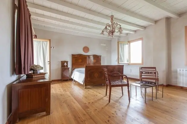 Dört Kişilik Oda (Sissi e Naomi)