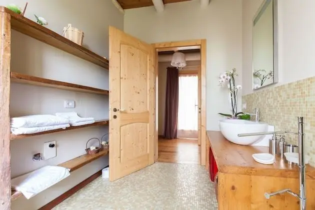 Dört Kişilik Oda (Sissi e Naomi)