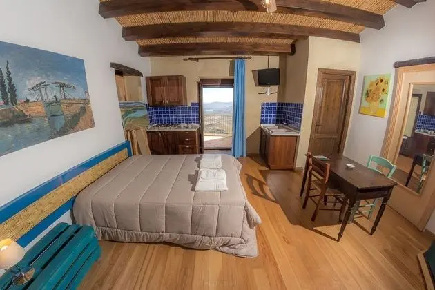 Basic Apart Daire, Göl Manzaralı (Bufalino)