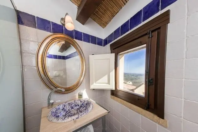 Basic Apart Daire, Göl Manzaralı (Bufalino)