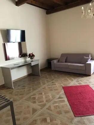 Dört Kişilik Oda, Küçük Mutfak