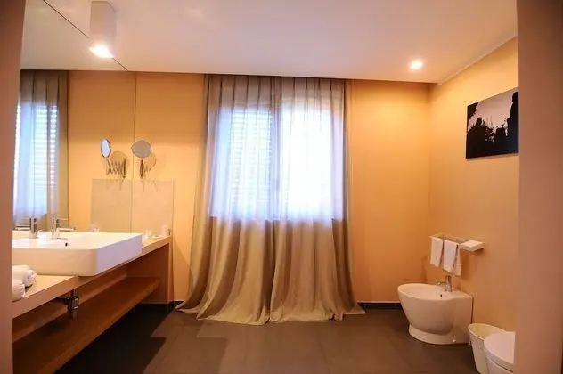 Superior Oda, 1 Büyük (Queen) Boy Yatak, Sigara İçilmez (Converts to 2 Twin Beds)