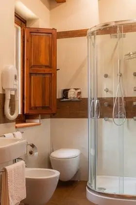 Standard Üç Kişilik Oda, Birden Çok Yatak, Sigara İçilmez, Avlu Manzaralı