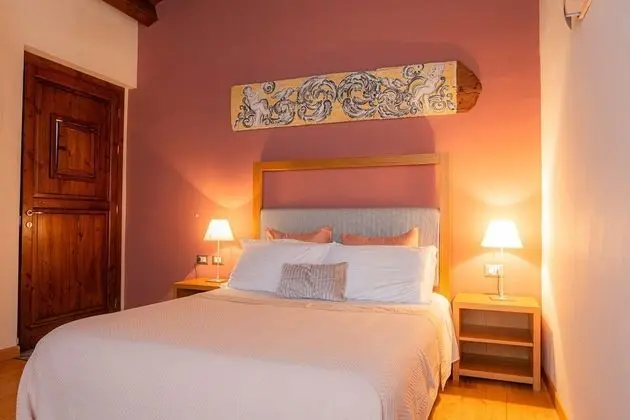 Superior Tek Büyük Yataklı Oda, 1 Büyük (Queen) Boy Yatak, Sigara İçilmez, Bahçe Manzaralı