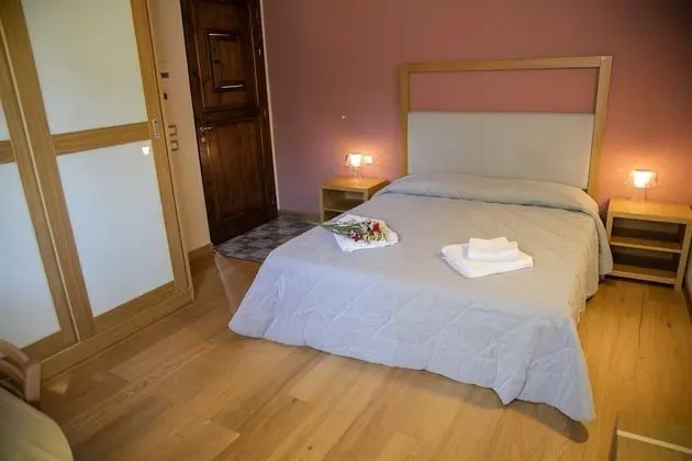 Superior Tek Büyük Yataklı Oda, 1 Büyük (Queen) Boy Yatak, Sigara İçilmez, Bahçe Manzaralı