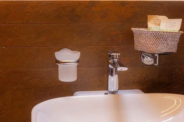 Superior Tek Büyük Yataklı Oda, 1 Büyük (Queen) Boy Yatak, Sigara İçilmez, Bahçe Manzaralı