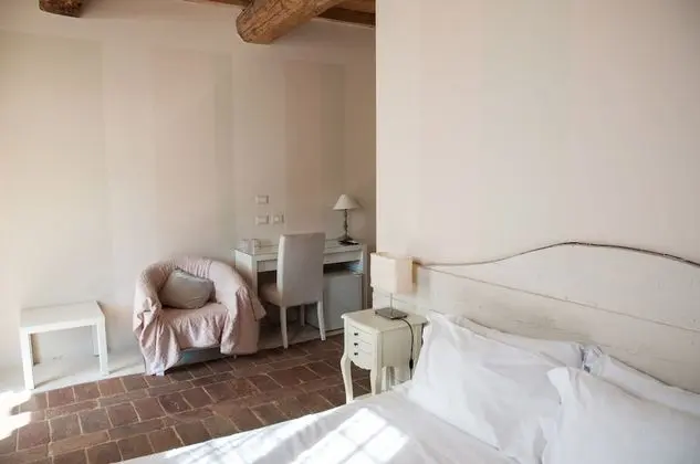 Classic Tek Büyük Yataklı Oda